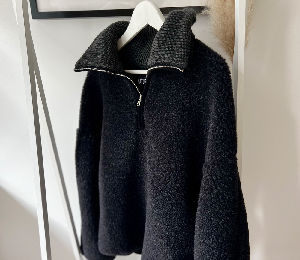 Alwero – Sweater BEL, Oversize Deep Black, Biowolle, LIMITED EDITION – Bild 4