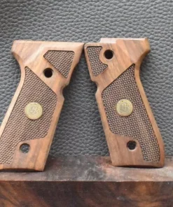 Beretta Mod.92FS, Motiv punzierte Oberfläche mit Logo , MAK-Grips, Walnuss, Neuware zum Sonderpreis!