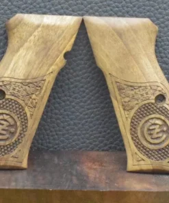 Brünner CZ75/85B , Ausführung 19, CZ Emblem, Nußbaum