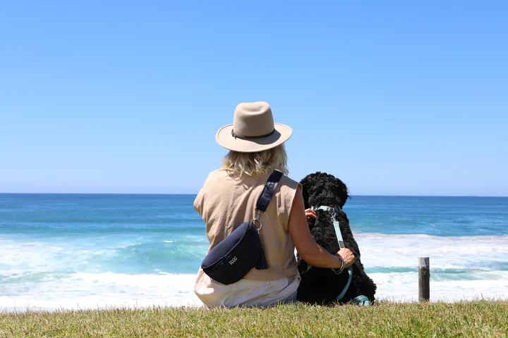 DOOG Neosport Bauchtasche, navy (Neopren, antimikrobiell, trocknet schnell) – Bild 6