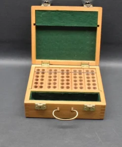 Munitionsbox und Ladeboxen für 60 Patronen, Eiche geölt, gebraucht, sehr guter Zustand zum Sonderpreis !