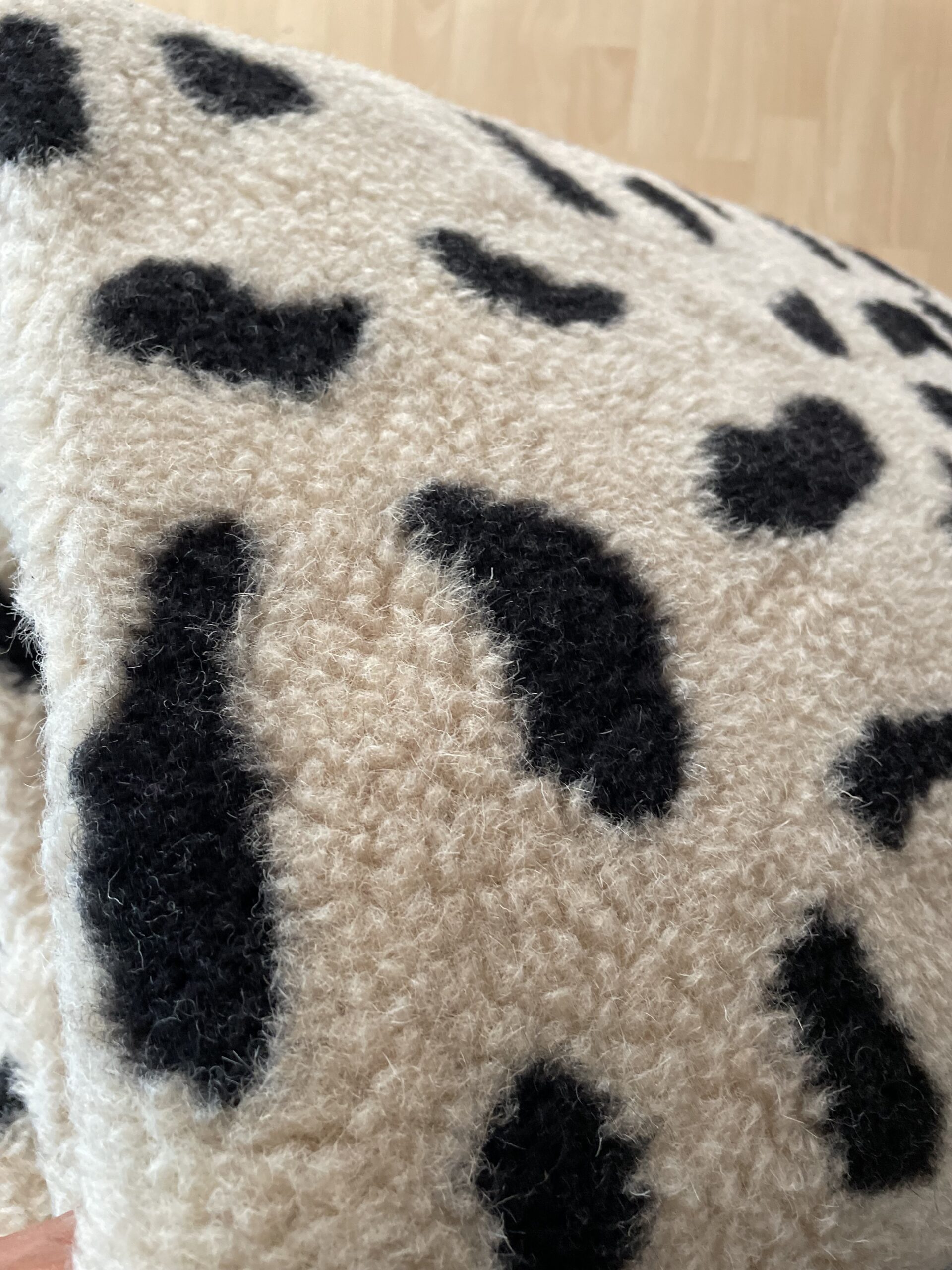 Alwero – Decke TUMBLER LEO Biowolle, Gepard – Bild 4