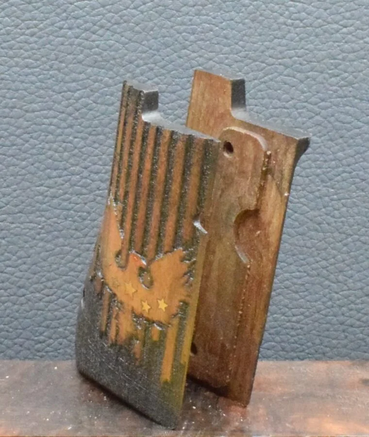 IMI Desert Eagle , Ausführung 21, Hawk+Sterne, Nußbaum – Bild 6