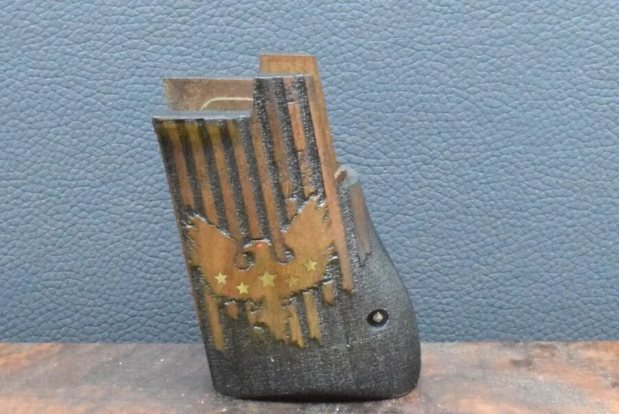 IMI Desert Eagle , Ausführung 21, Hawk+Sterne, Nußbaum – Bild 2