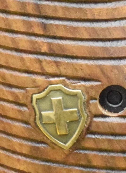 SIG, P 210, Ausführung 11, gestreift, Swisskreuz Emblem, Nußbaum – Bild 5