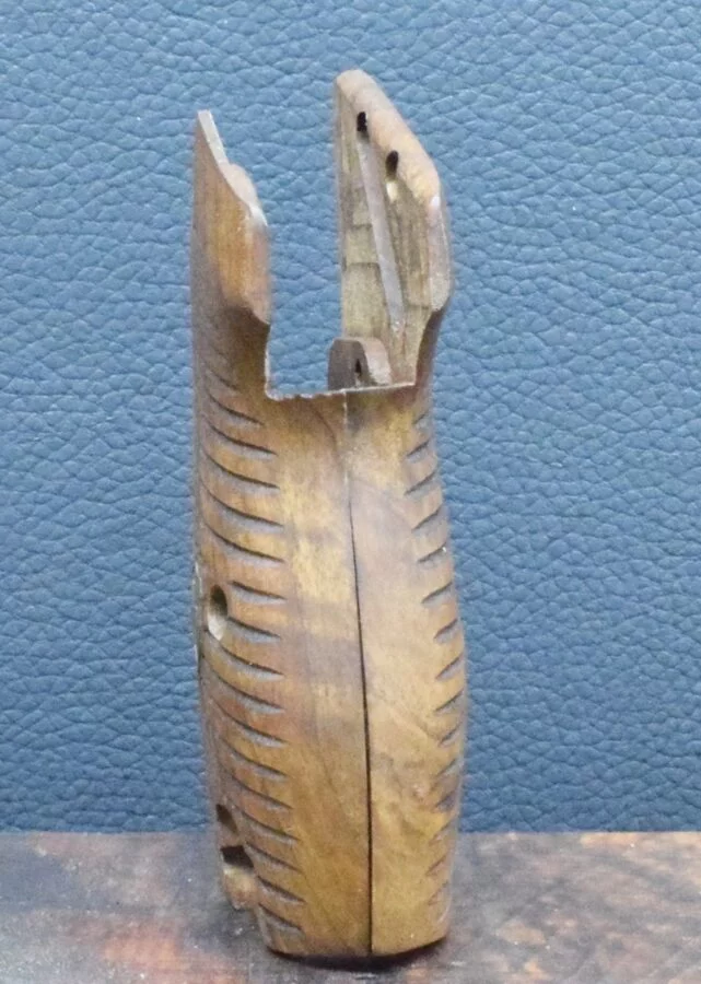 SIG, P 210, Ausführung 11, gestreift, Swisskreuz Emblem, Nußbaum – Bild 3