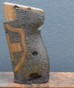 SIG, P 210, Ausführung 20, Swisskreuz, Nußbaum