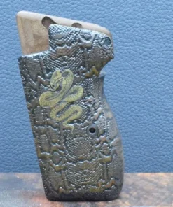 SIG, P 210, Ausführung 52, Schlangenhautoptik, Emblem, Nußbaum