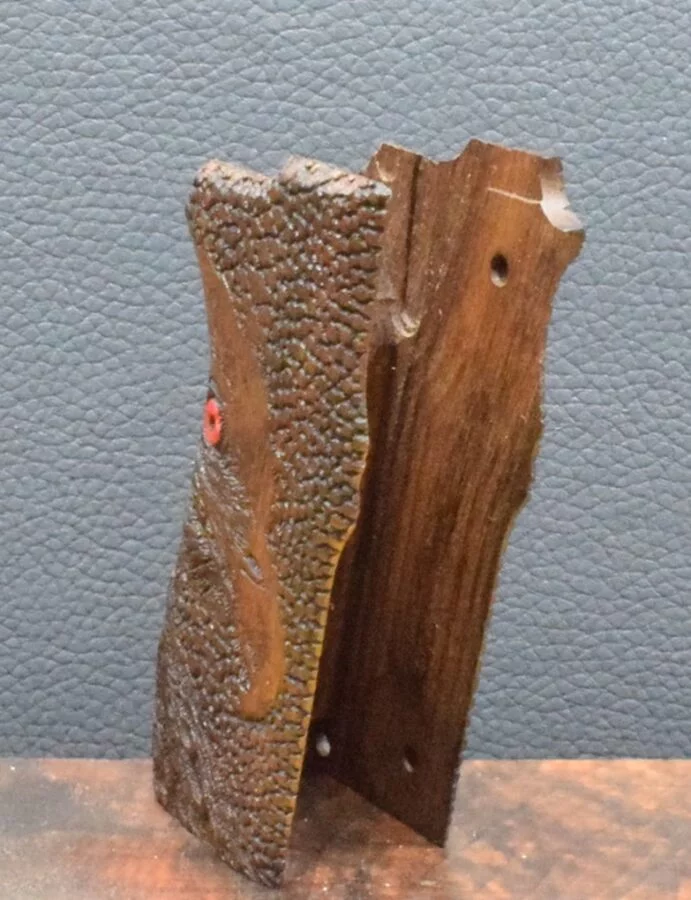 Smith & Wesson 5906, Ausführung 7,Hawk, Nußbaum – Bild 6