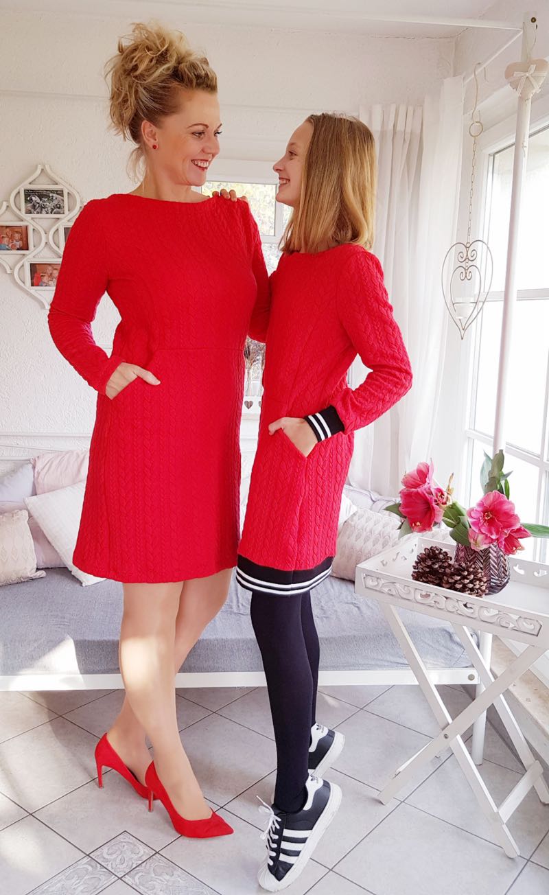 Dehnbarer Strickstoff mit Zopfmuster, Grau – Bild 8