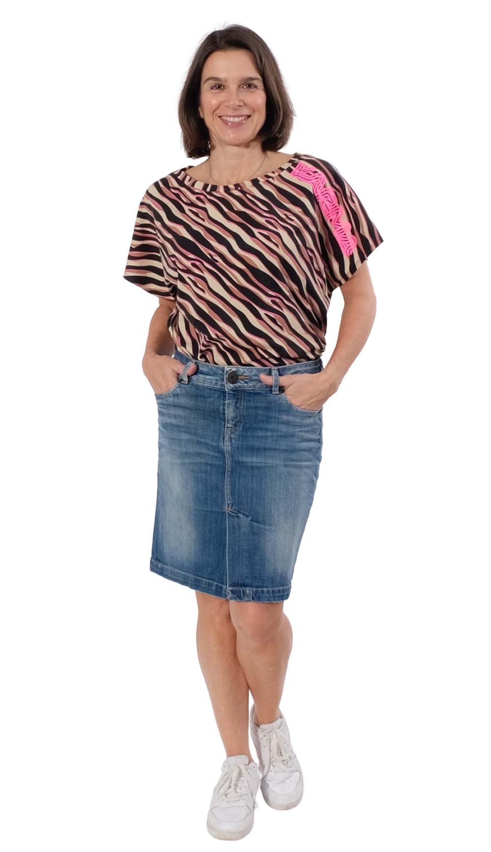 Viskose, grafische Zebra Musterung Rosa, Ecru, Beere – Bild 7