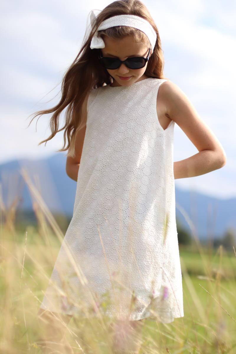 Baumwollstoff, Lochstickerei Ecru, Muster 2 – Bild 8