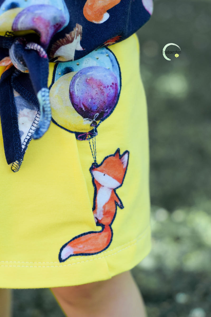 French Terry, Füchse und Hasen auf Blau – Bild 7