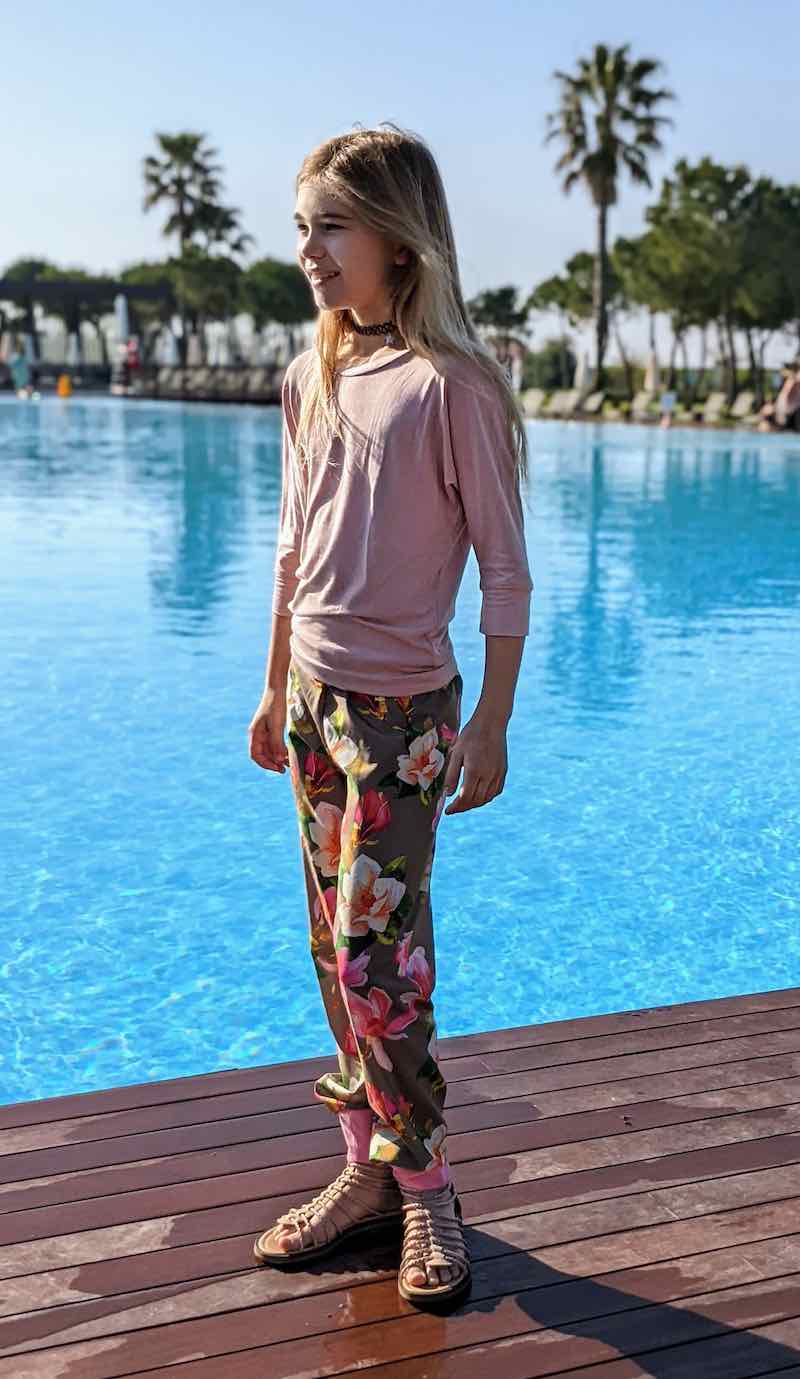 Fließender Polyester Satin – Musterung Blumen – Bild 3