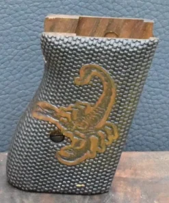 Walther PPK , Ausführung 6, Skorpion, Nußbaum