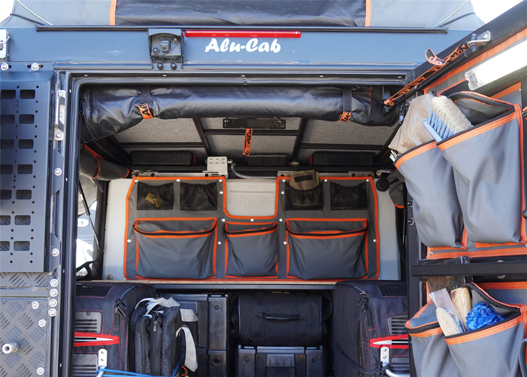 Alu-Cab Canopy Camper Nissan Navara D23 D/ Cab Bj. 2015+ in schwarz – Bild 6