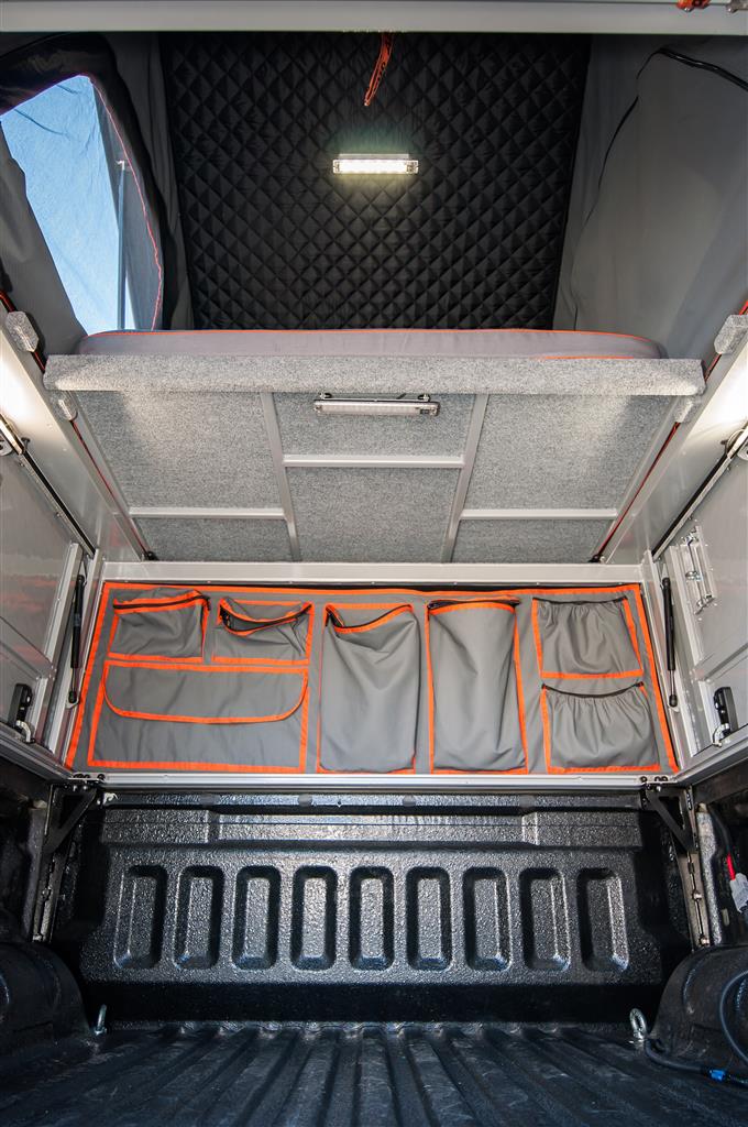 Alu-Cab Canopy Camper Nissan Navara D23 D/ Cab Bj. 2015+ in schwarz – Bild 8