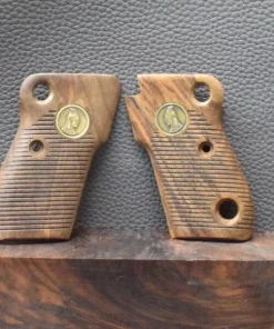 Beretta M 1951,Tariq 951, MAK Griffe, Walnuss, Oberfläche Geriffelt/Glatt, Befestigung von der Seite, Neuware zum Sonderpreis!