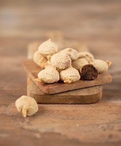 Paul & Paulina Canapé Wild mit Kokoscrunch (Wildfleisch, Kokos und Aprikosen)