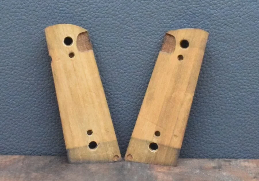 Colt 1911 , Ausführung 21, Hawk, Nußbaum – Bild 3