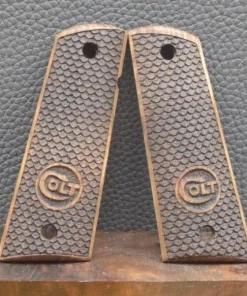 Colt 1911 , Ausführung 6, Fischhaut,Colt Logo, Nußbaum