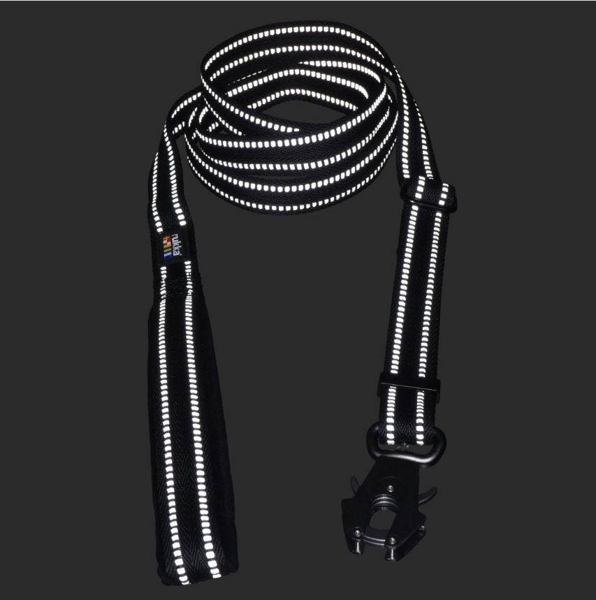 Rukka Pets Aramid Pro Leash, 1,2m-2m, Schwerlaskarabiner, Band aus haltbarer Aramidfaser, gepolsterte Handschlaufe, schwarz/reflektierend – Bild 3