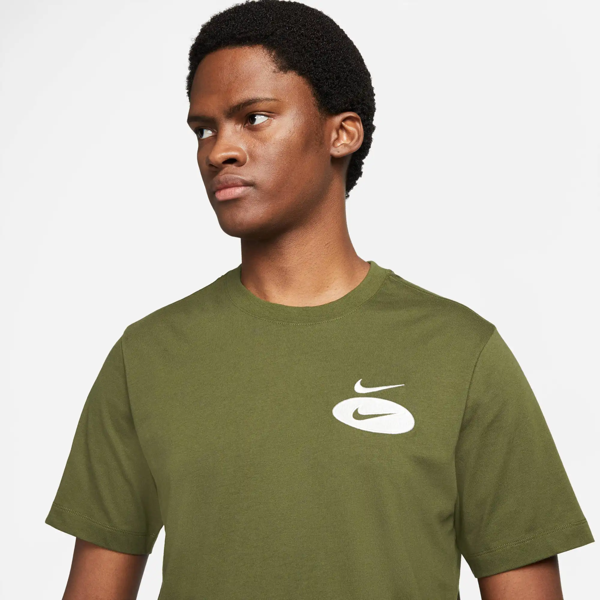 NIKE SPORTSWEAR SWOOSH LEAGUE ROUGH GREEN – Bild 2