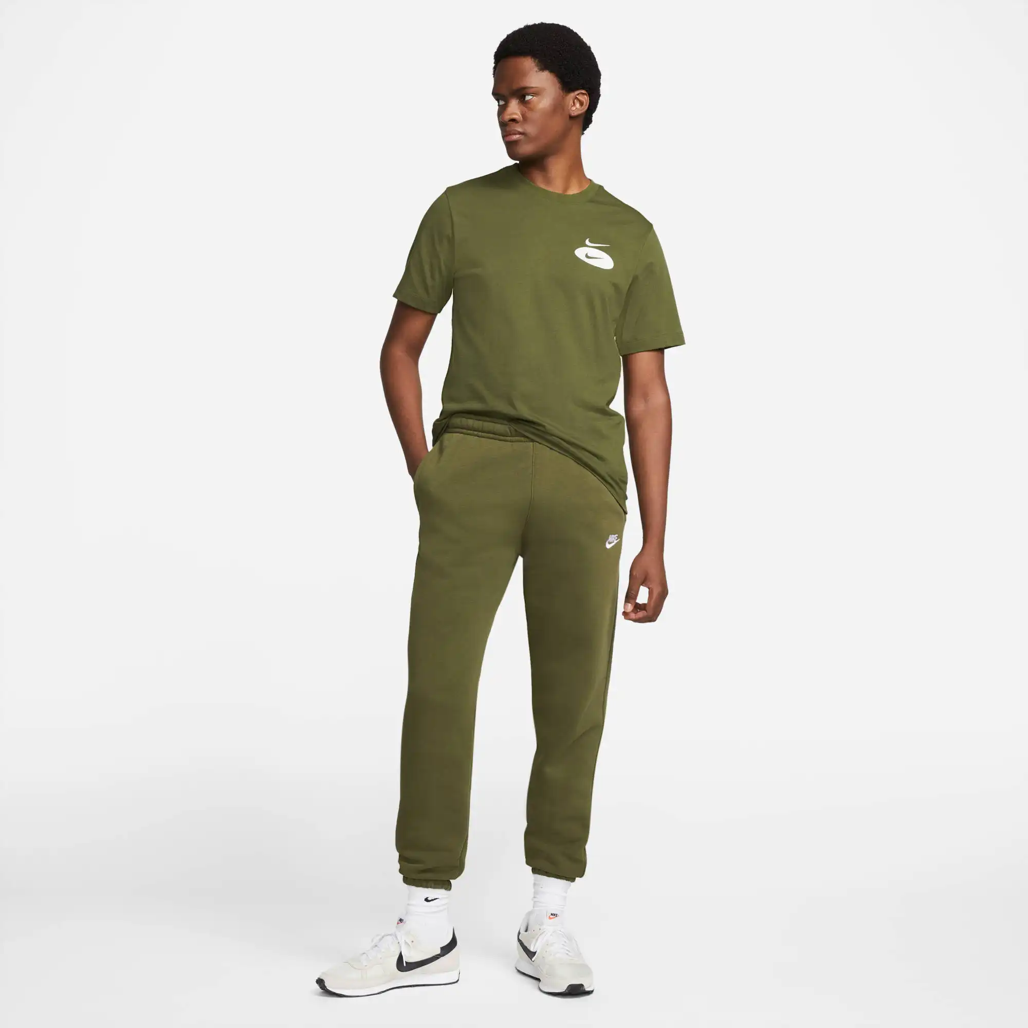 NIKE SPORTSWEAR SWOOSH LEAGUE ROUGH GREEN – Bild 3