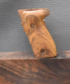 Sig/Sauer, P 228, Oberfläche Glatt, Walnuss, Neuware zum Sonderpreis! (Kopie)