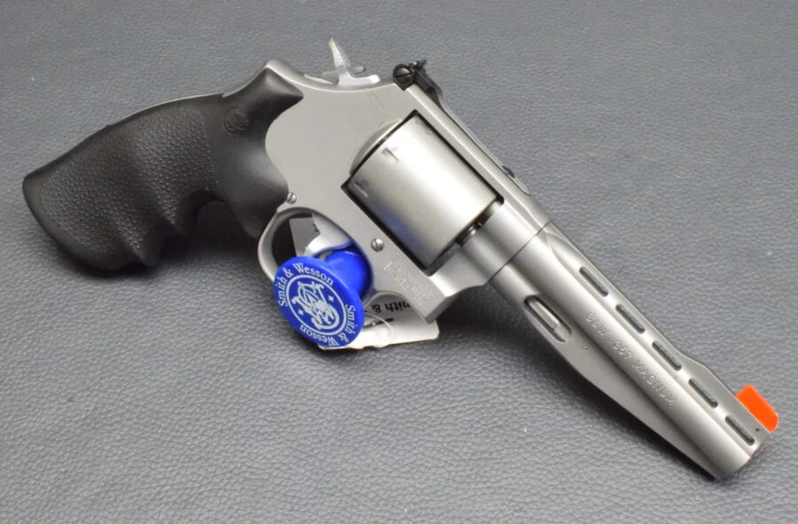 Smith & Wesson 686 Plus, Performance Center 5“, Kaliber 357 Magnum, 7-Schuss, Neuware – Bild 4